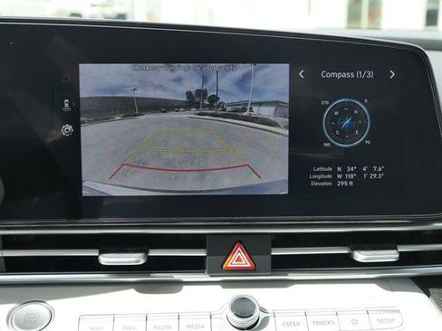 New 2025 Hyundai Elantra Limited image 19