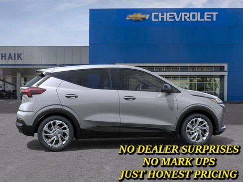 New 2027 Chevrolet Bolt LT w/ Comfort Package FWD image 5