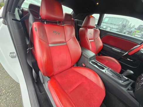 Used 2014 Dodge Challenger R/T image 13