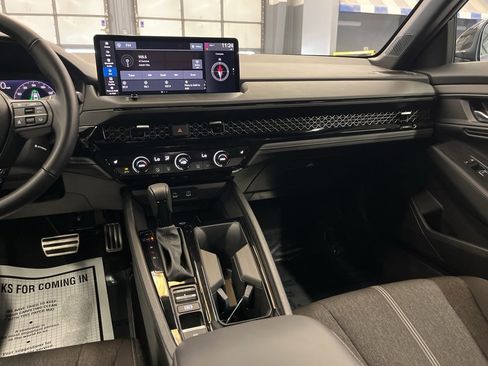 Used 2025 Honda Accord Sport image 22
