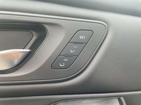 Certified 2025 Nissan Rogue SL w/ Tech Package image 26