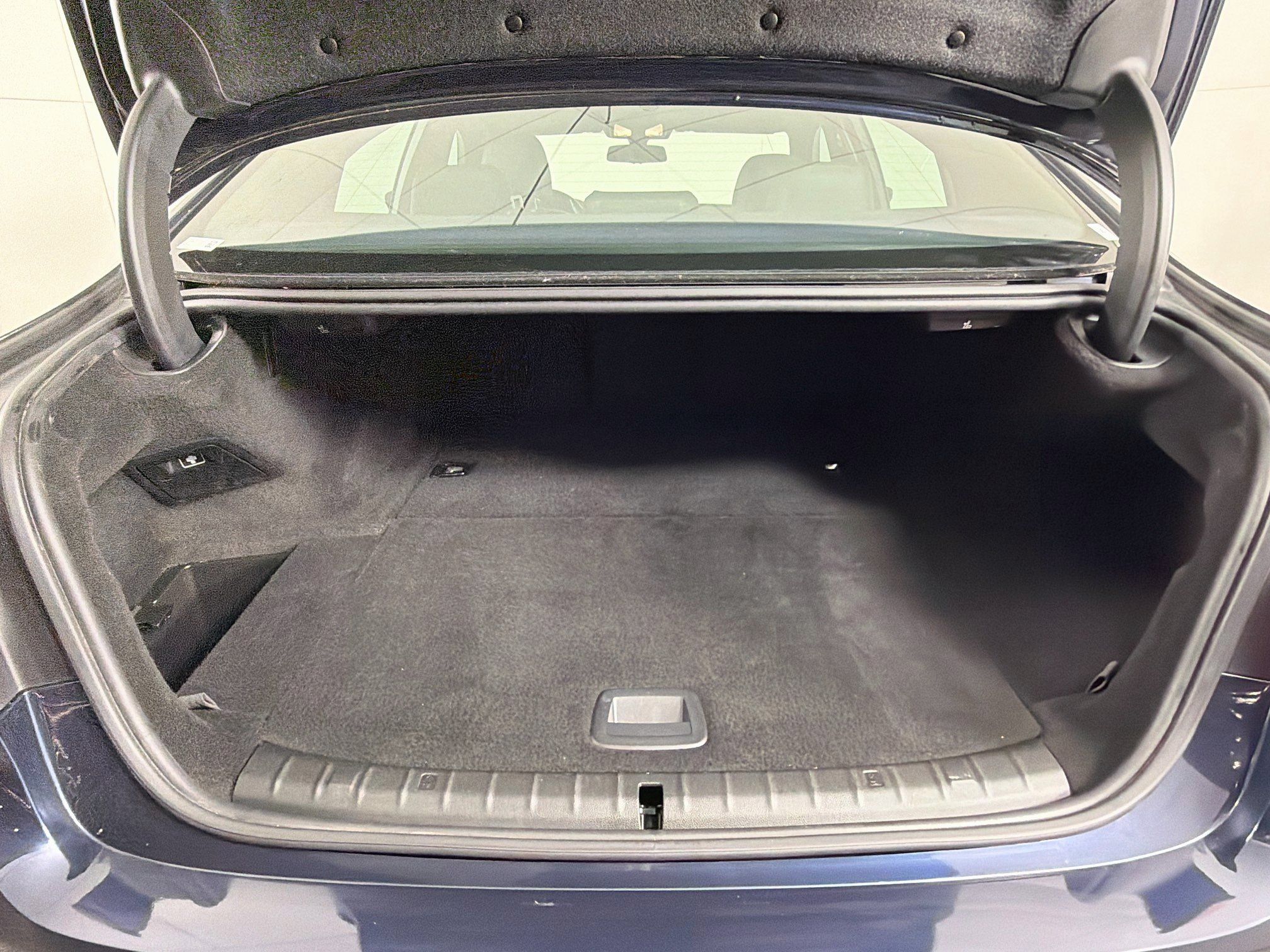 Used 2019 BMW 530e xDrive w/ Luxury Package AWD/4WD image 30