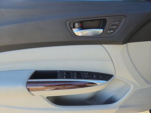 Certified 2017 Acura TLX V6 w/ Technology Package image 14