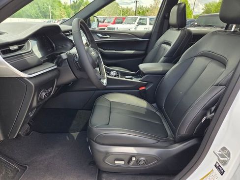 New 2026 Jeep Grand Cherokee L Limited RWD image 3