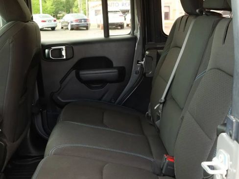 Used 2023 Jeep Wrangler Unlimited Rubicon 4xe w/ Cold Weather Group AWD/4WD image 33