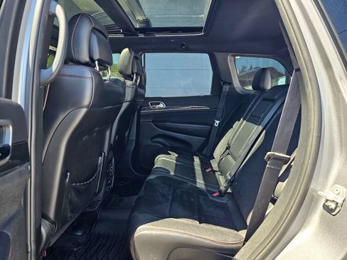 Used 2017 Jeep Grand Cherokee Trailhawk w/ Trailhawk Luxury Group AWD/4WD image 17