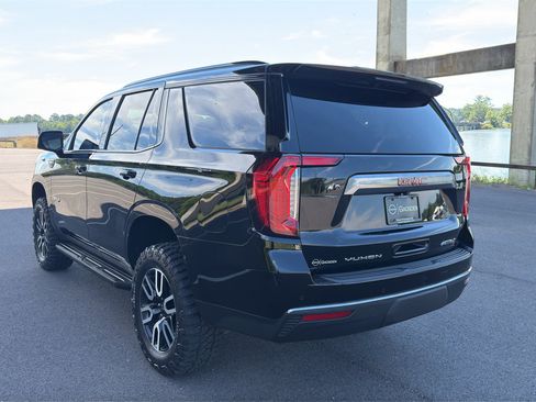 Used 2024 GMC Yukon AT4 w/ Technology Package AWD/4WD image 5
