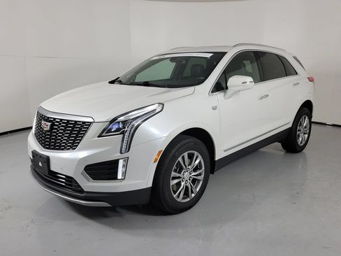 Used 2023 Cadillac XT5 Premium Luxury AWD/4WD image 2