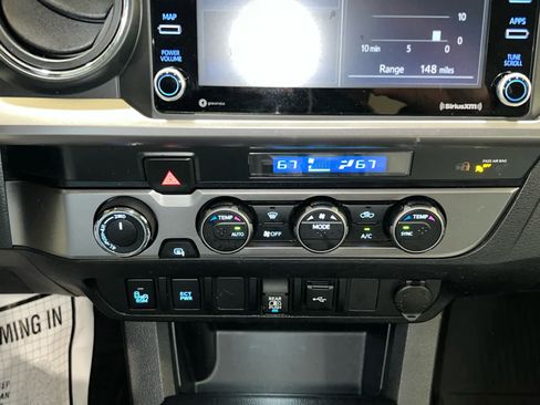 Used 2022 Toyota Tacoma SR5 w/ Technology Package AWD/4WD image 30