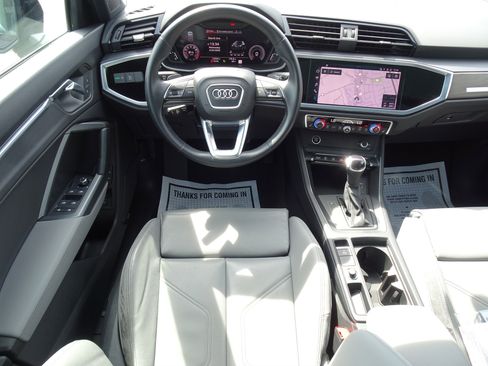 Used 2022 Audi Q3 2.0T Premium Plus image 11