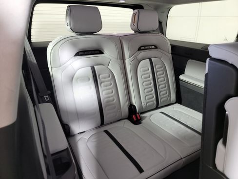 Used 2024 Rivian R1S Adventure AWD/4WD image 25