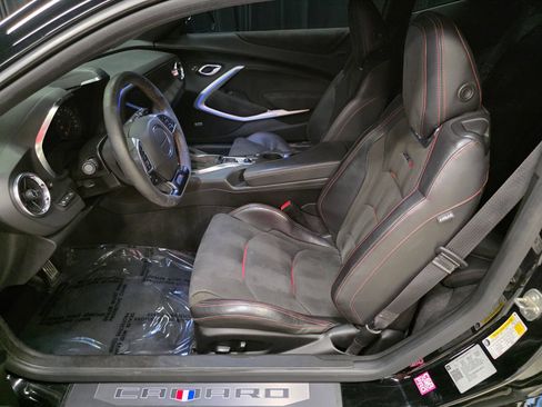 Used 2021 Chevrolet Camaro ZL1 RWD image 19