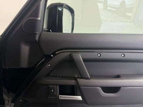New 2025 Land Rover Defender 110 V8 image 19