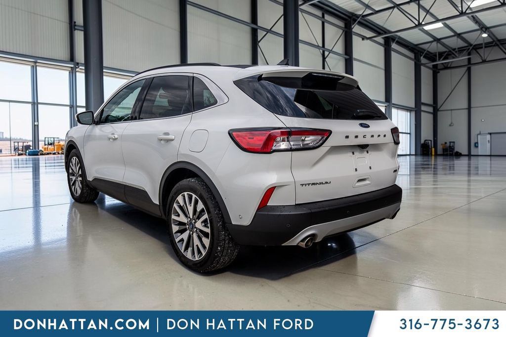 Used 2021 Ford Escape Titanium AWD/4WD image 22