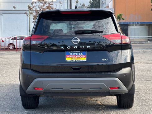 Used 2023 Nissan Rogue SV FWD image 5