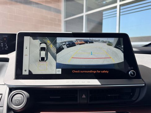 Used 2024 Toyota Prius Prime Premium image 25