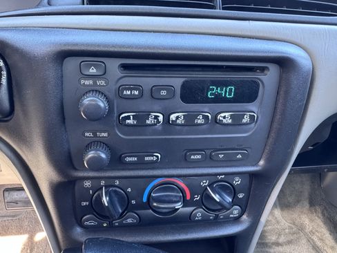 Used 2005 Chevrolet Malibu Classic image 17