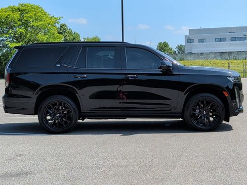 Used 2024 Cadillac Escalade Sport Platinum w/ LPO, ONYX Package AWD/4WD image 11