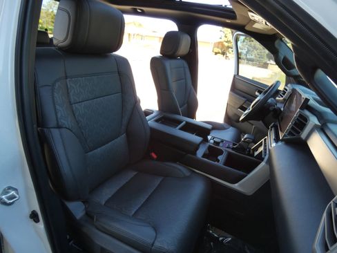 Used 2025 Toyota Tundra Limited image 34