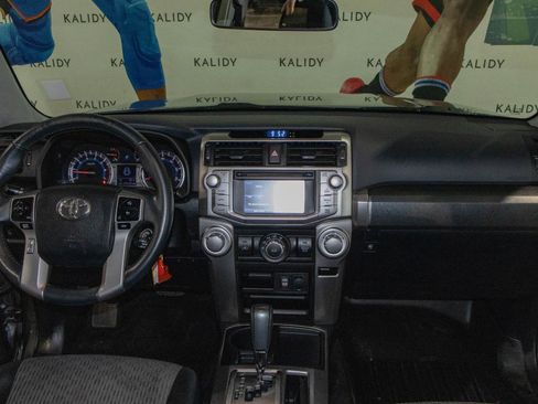 Used 2017 Toyota 4Runner SR5 RWD image 3