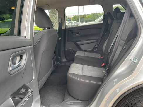 Used 2025 Nissan Rogue SV FWD image 12
