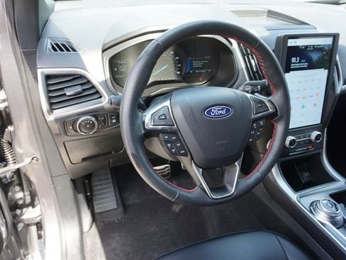 Certified 2024 Ford Edge ST-Line AWD/4WD image 11
