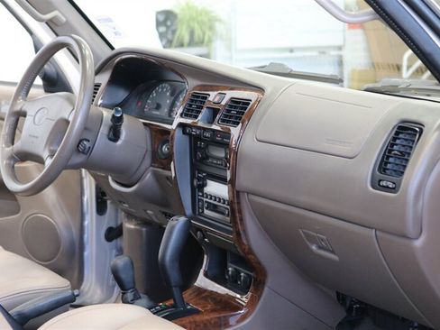 Used 2000 Toyota 4Runner Limited AWD/4WD image 92