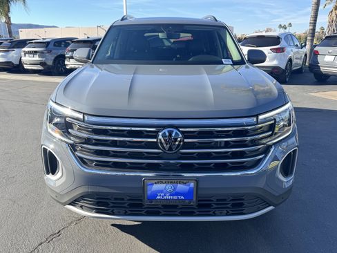 Certified 2025 Volkswagen Atlas SE w/ Panoramic Sunroof Package image 3