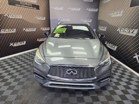 Used 2017 INFINITI QX30 Premium w/ Navigation Package AWD/4WD image 4