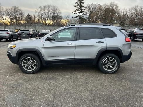 Used 2020 Jeep Cherokee Trailhawk w/ Cold Weather Group image 2