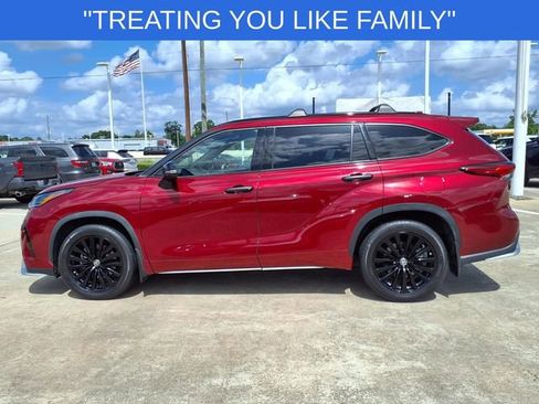 Used 2023 Toyota Highlander XSE FWD image 9