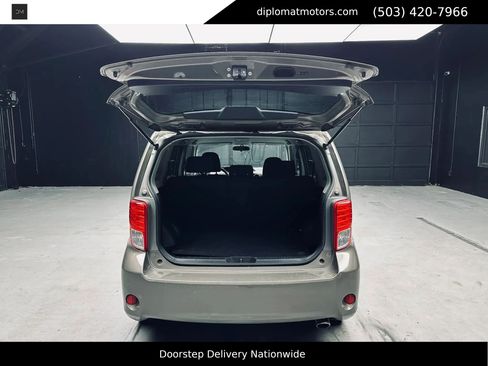 Used 2012 Scion xB FWD image 40