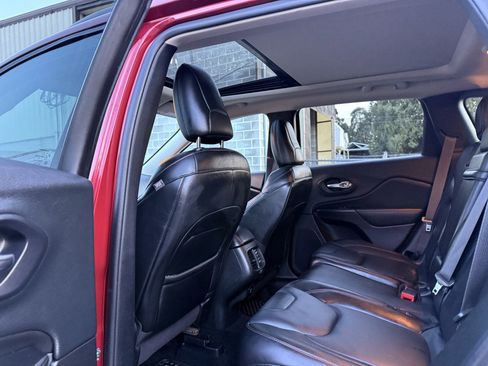 Used 2014 Jeep Cherokee Trailhawk w/ Technology Group image 16