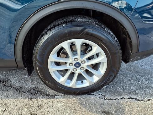 Used 2020 Ford Escape SE image 32