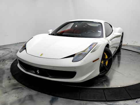 Used 2015 Ferrari 458 Italia Coupe image 3