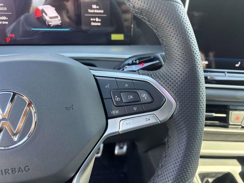 New 2026 Volkswagen Tiguan SE R-Line image 19