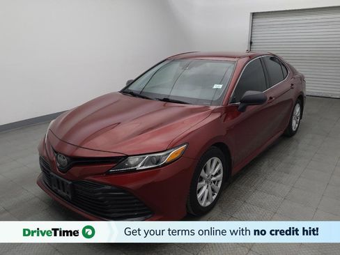 Used 2020 Toyota Camry LE image 1