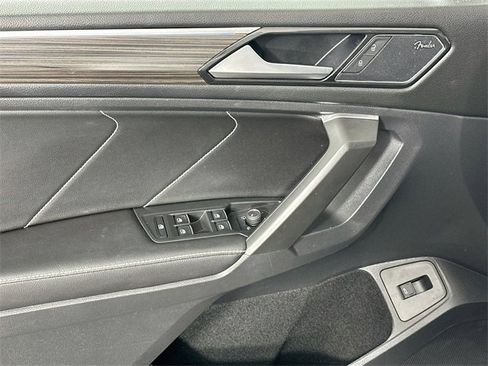 Used 2022 Volkswagen Tiguan SEL R-Line image 26