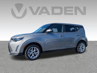 Used 2023 Kia Soul LX w/ Option Group 015 video 2
