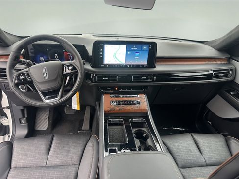 New 2025 Lincoln Aviator Black Label w/ Black Label Special Edition image 12