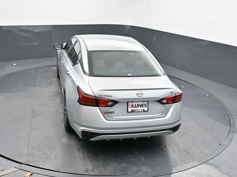 Used 2024 Nissan Altima 2.5 SV FWD image 36
