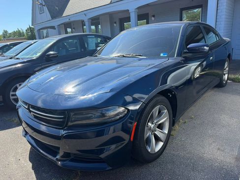 Used 2015 Dodge Charger SE w/ Sport Appearance Group RWD image 1
