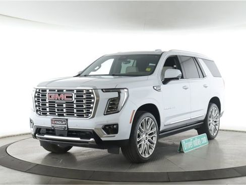 Used 2026 GMC Yukon Denali w/ Denali Reserve Package AWD/4WD image 10
