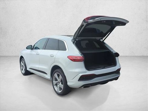 Used 2025 Audi Q5 Premium Plus AWD/4WD image 10