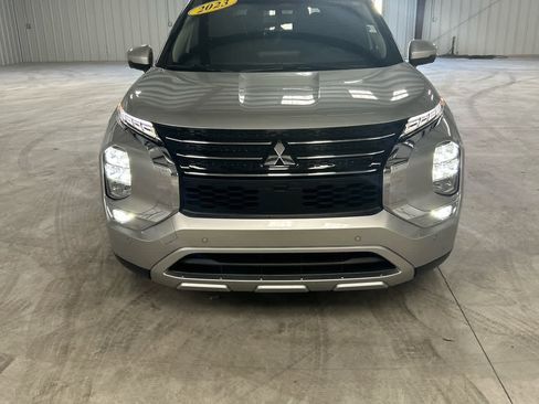 Used 2023 Mitsubishi Outlander SE image 8