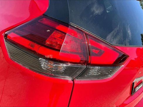 Used 2017 Nissan Rogue SL AWD/4WD image 21