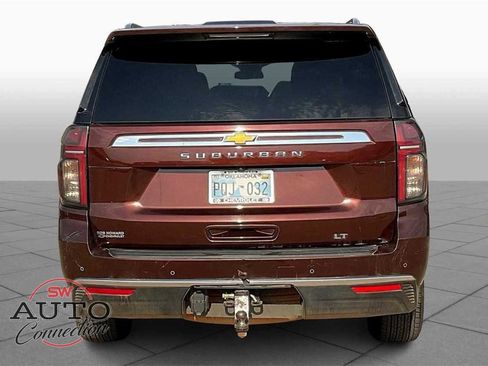 Used 2023 Chevrolet Suburban LT w/ LT Signature Package image 4