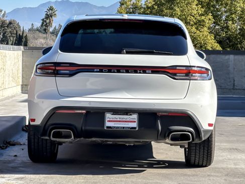Used 2024 Porsche Macan w/ Premium Plus Package image 7