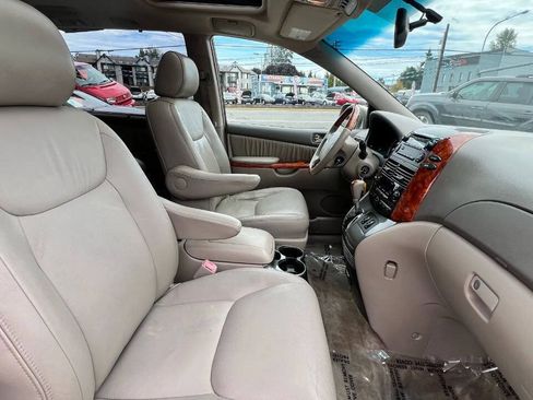 Used 2006 Toyota Sienna XLE Limited AWD/4WD image 39