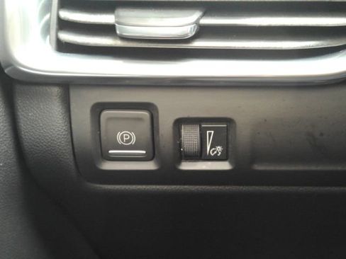 Used 2019 Cadillac XT4 Premium Luxury image 34